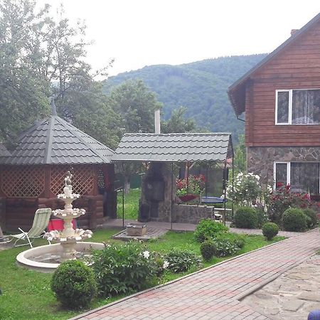 U Romana Yaremche Exterior photo