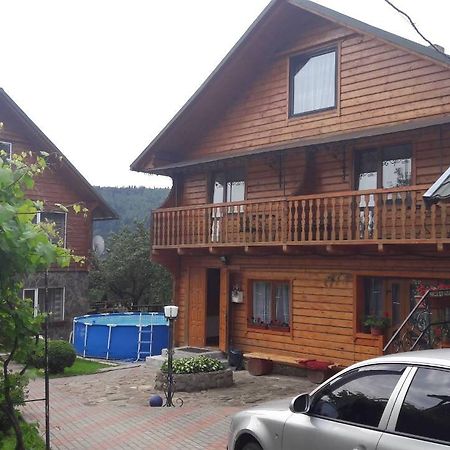 U Romana Yaremche Exterior photo